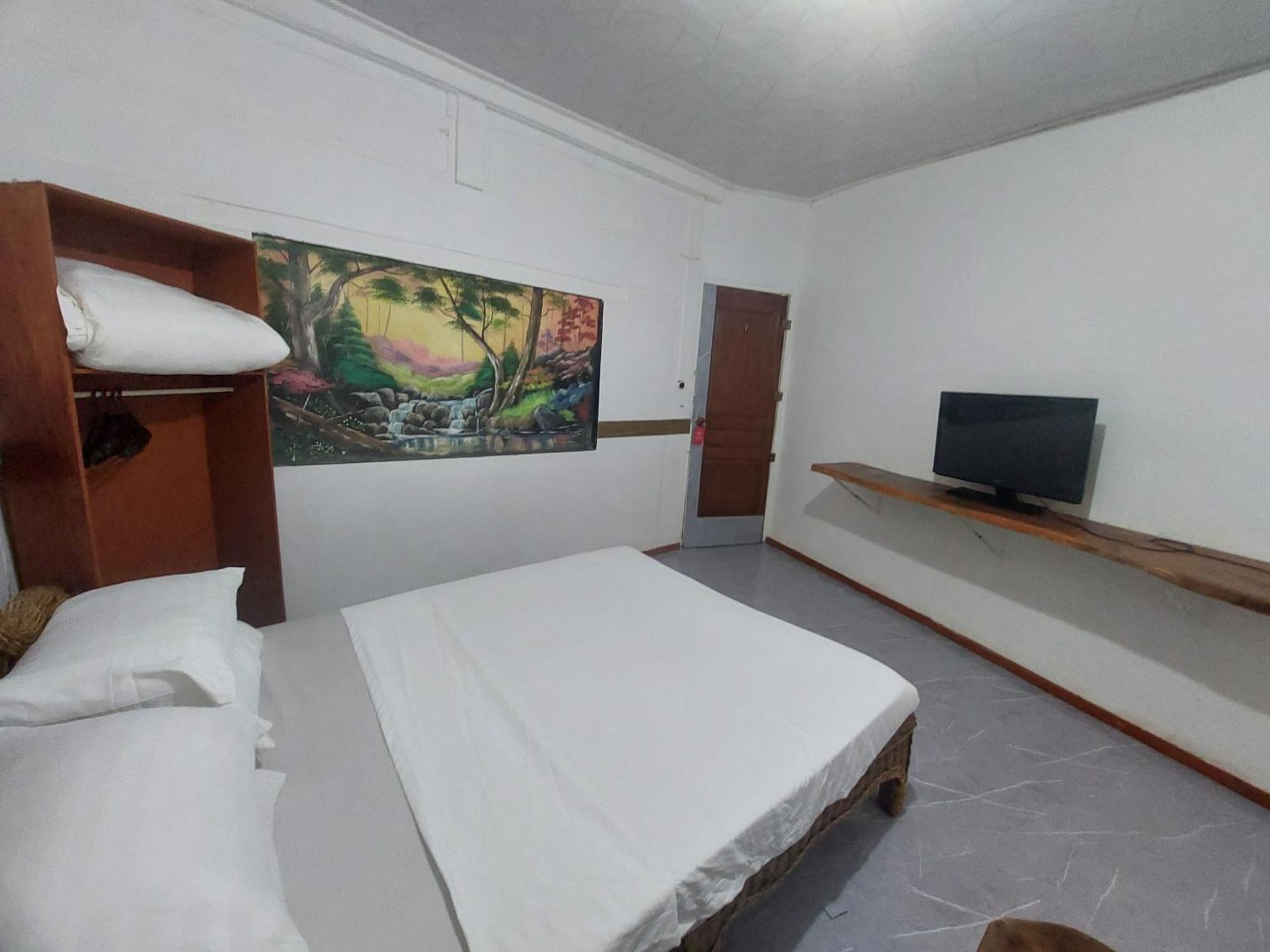 Larmar Bed And Breakfast Puerto Princesa Exterior photo