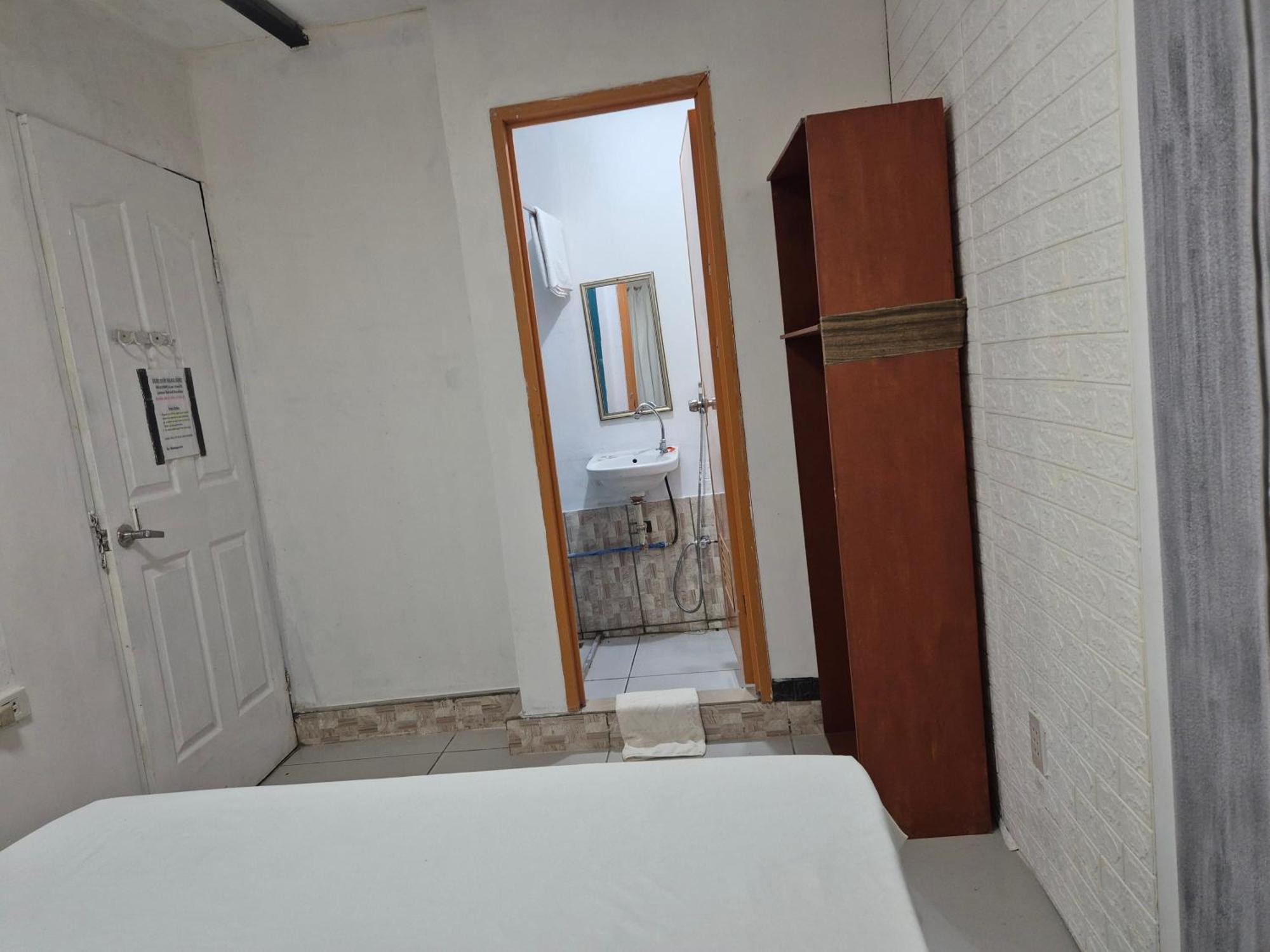 Larmar Bed And Breakfast Puerto Princesa Exterior photo