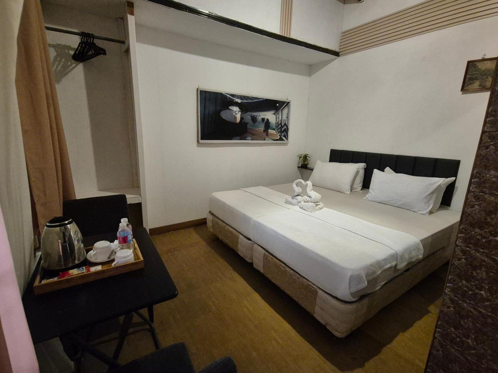 Larmar Bed And Breakfast Puerto Princesa Exterior photo
